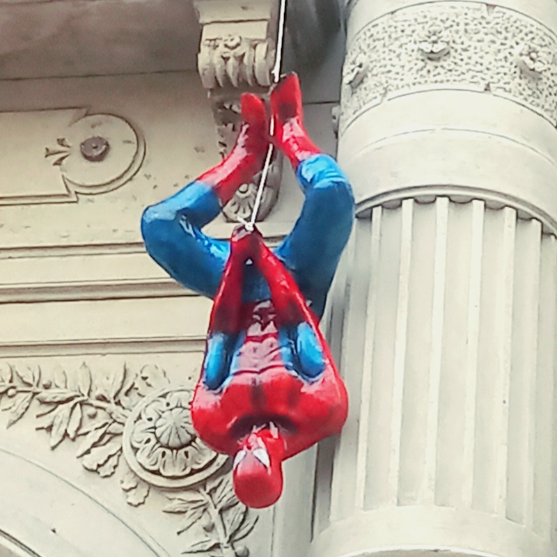 Figuras para decorar tu comercio.