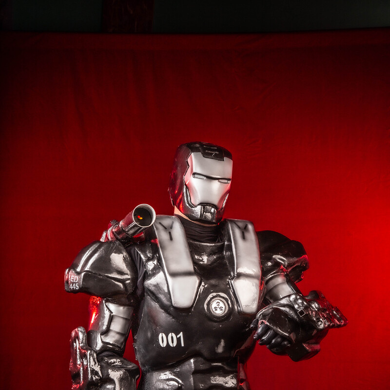 Trajes cosplayer Warmachine.